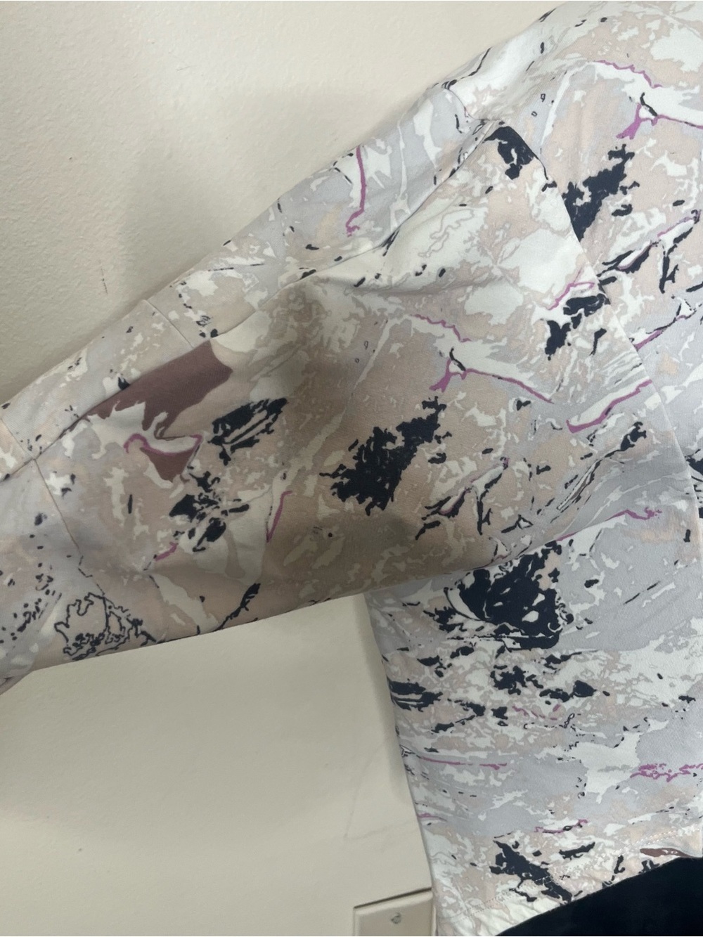 Gymshark Marble-Print Cropped Hi/Lo Crewneck Sweatshirt in White and Black Sz S - Picture 6 of 13